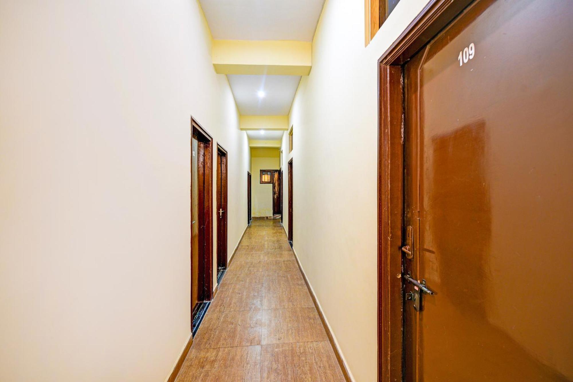 Hotel O Aj Star Hotel Faridabad Eksteriør bilde